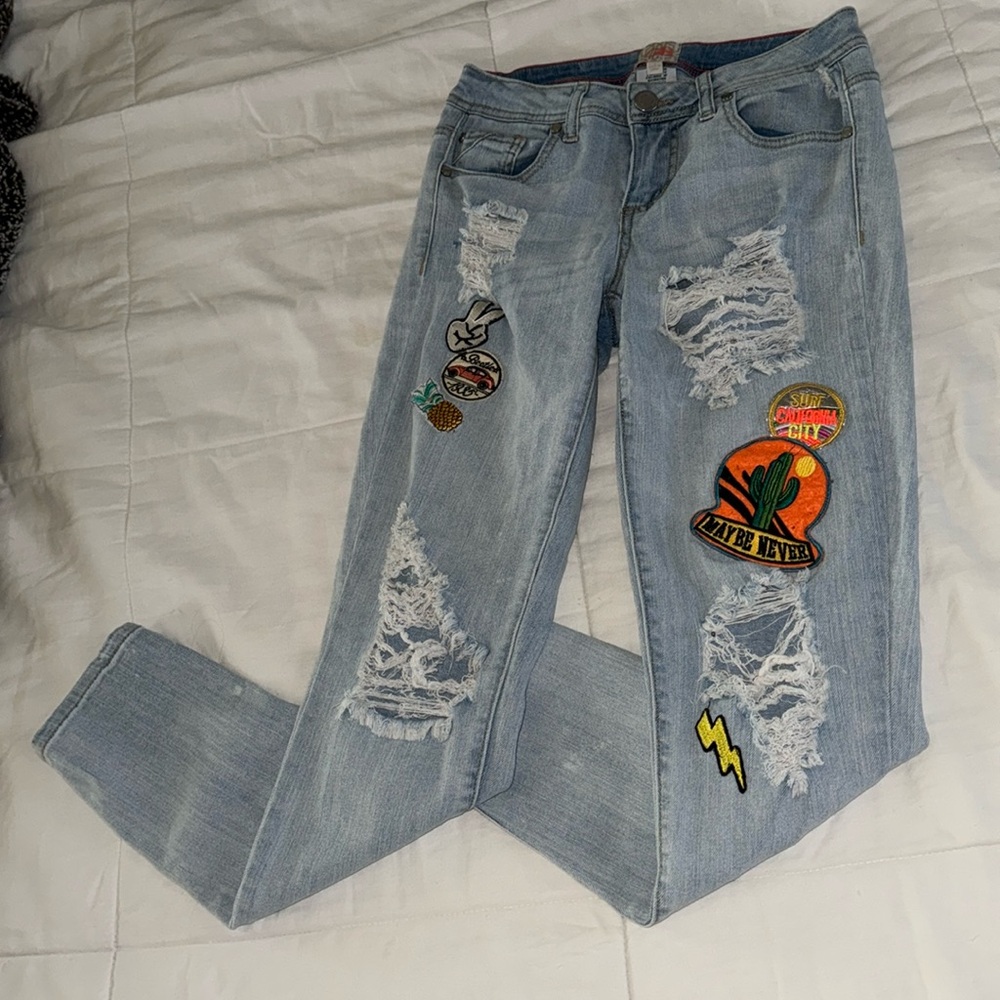Gianni Bini Light Blue Distressed Jeans with Patches size 1 (juniors)